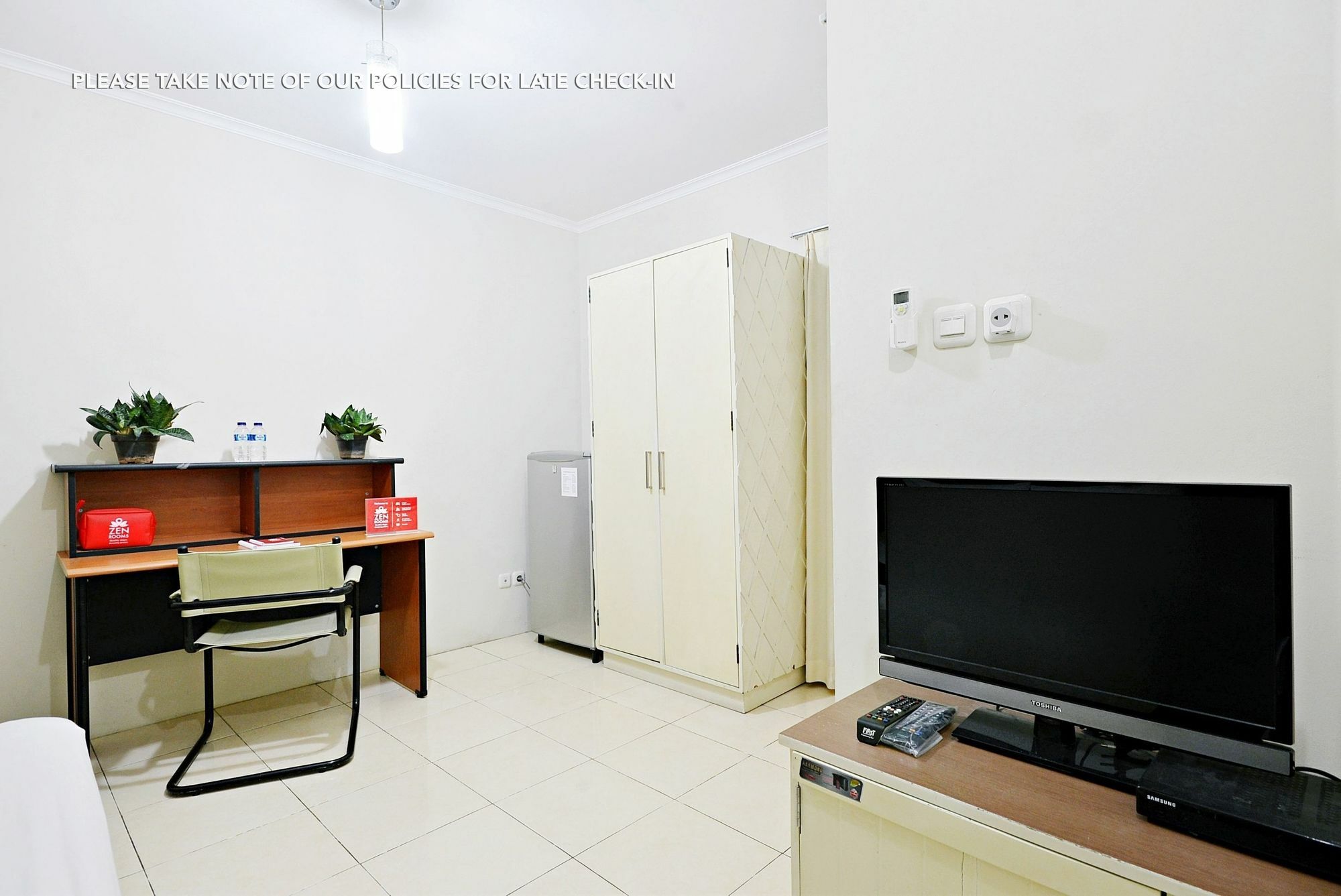 Zen Rooms Mampang Prapatan Jakarta Exteriör bild