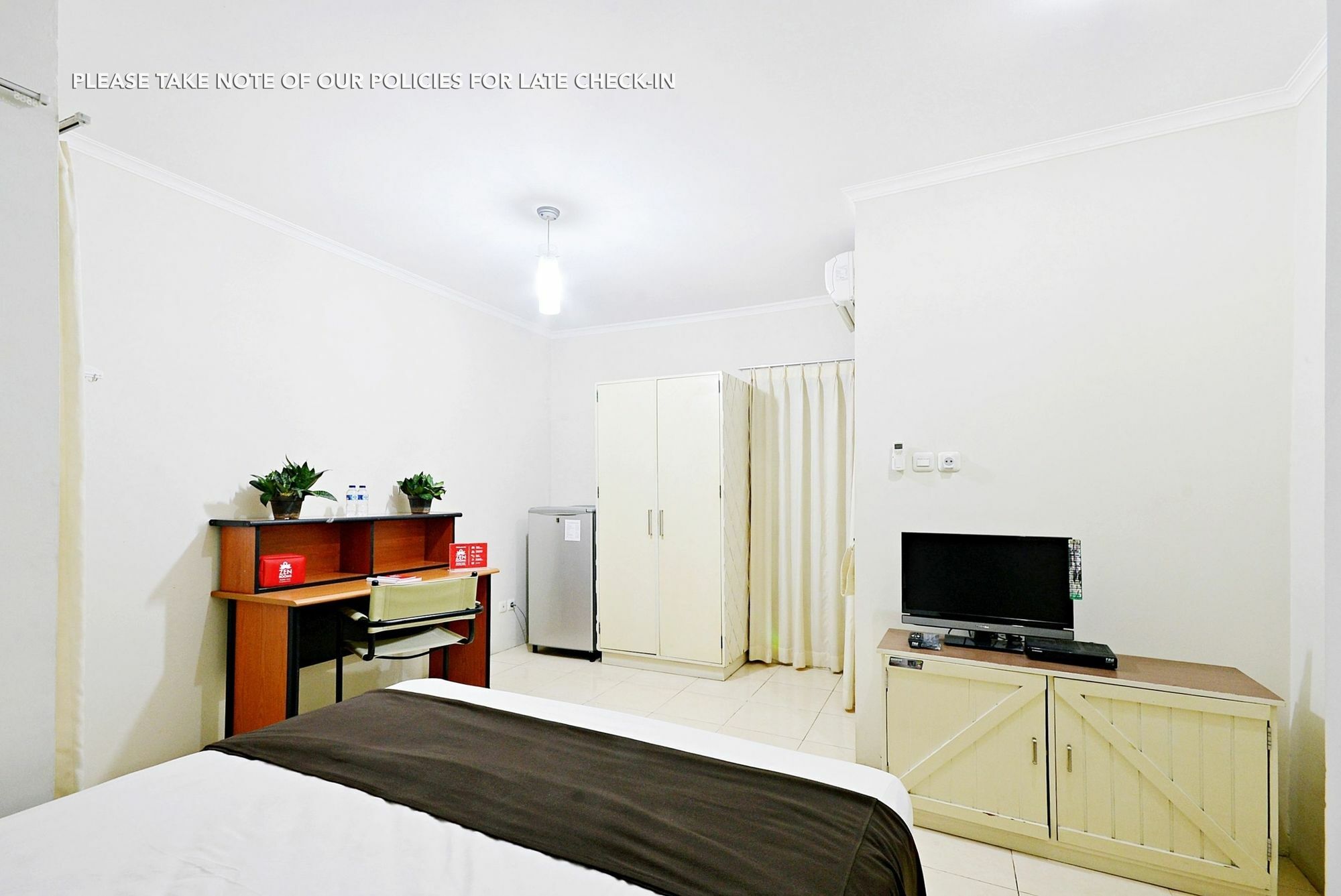 Zen Rooms Mampang Prapatan Jakarta Exteriör bild